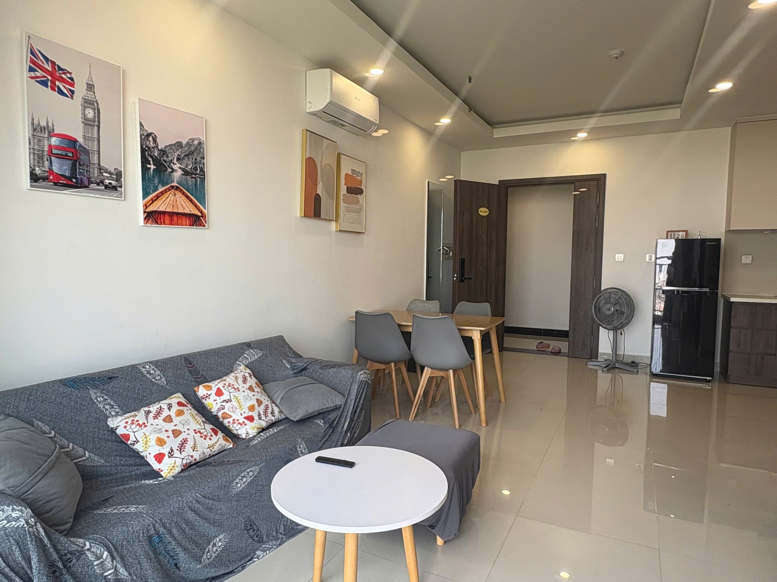 🏢 Q7 Boulevard 아파트 1베드룸 월세 사진 2 |  |