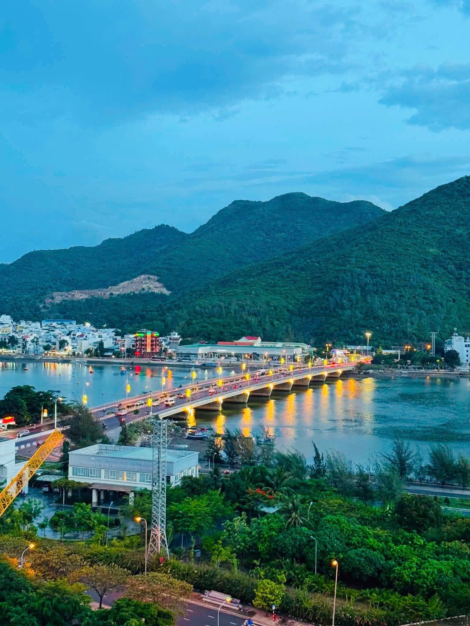 Phuoc Hoa · Xom Moi 3 photo