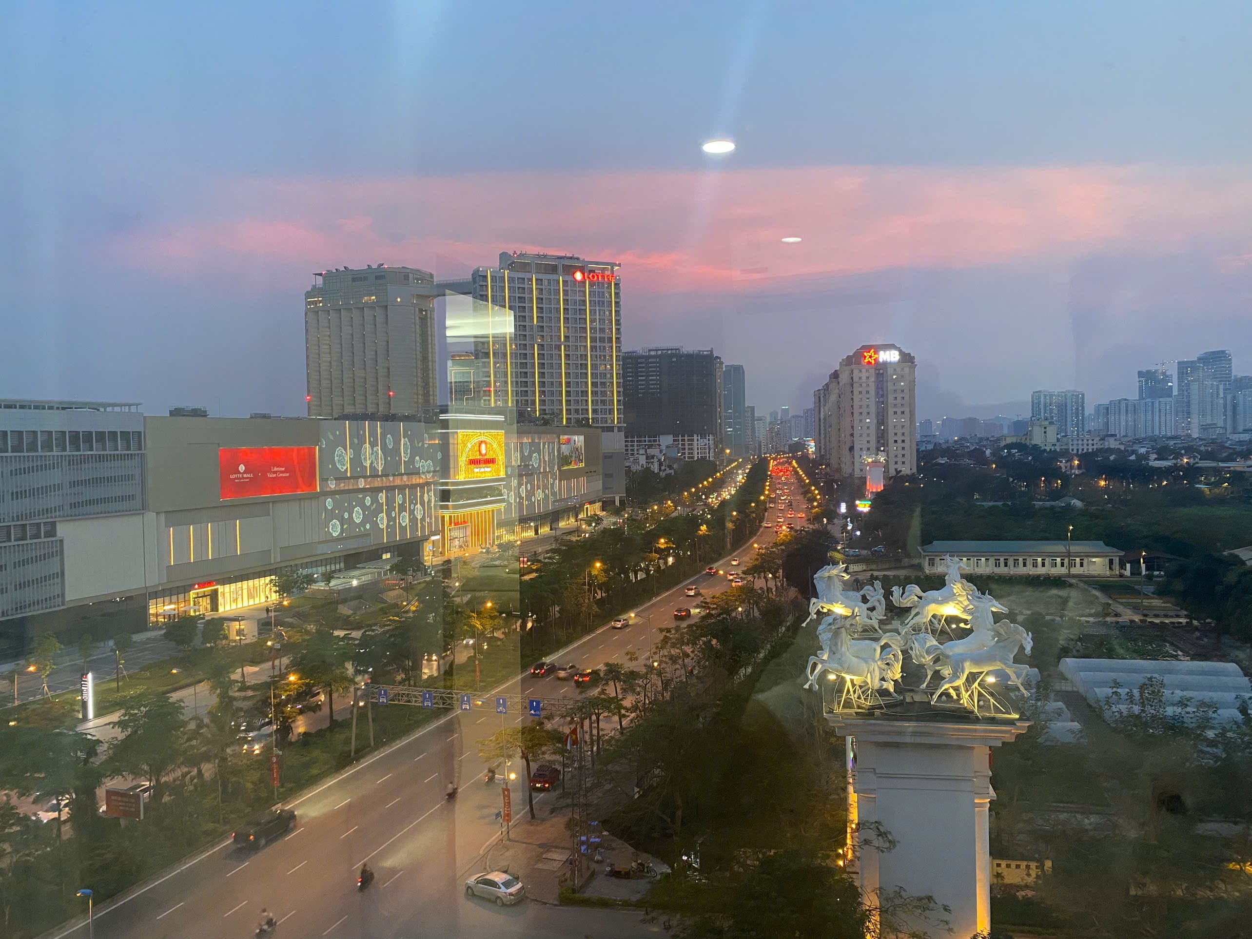 Tay Ho 10 photo