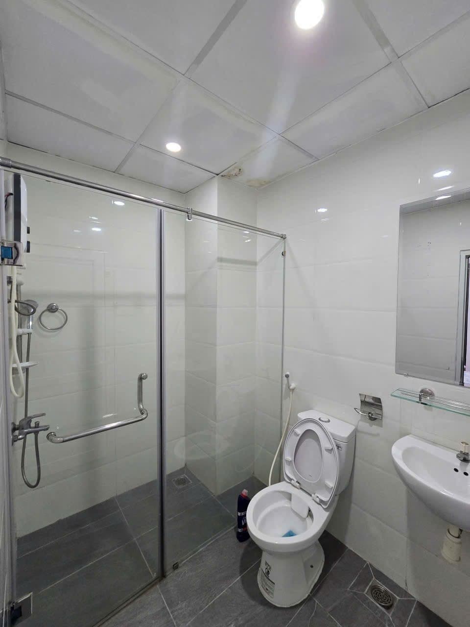 North · Hon Chong 8 photo